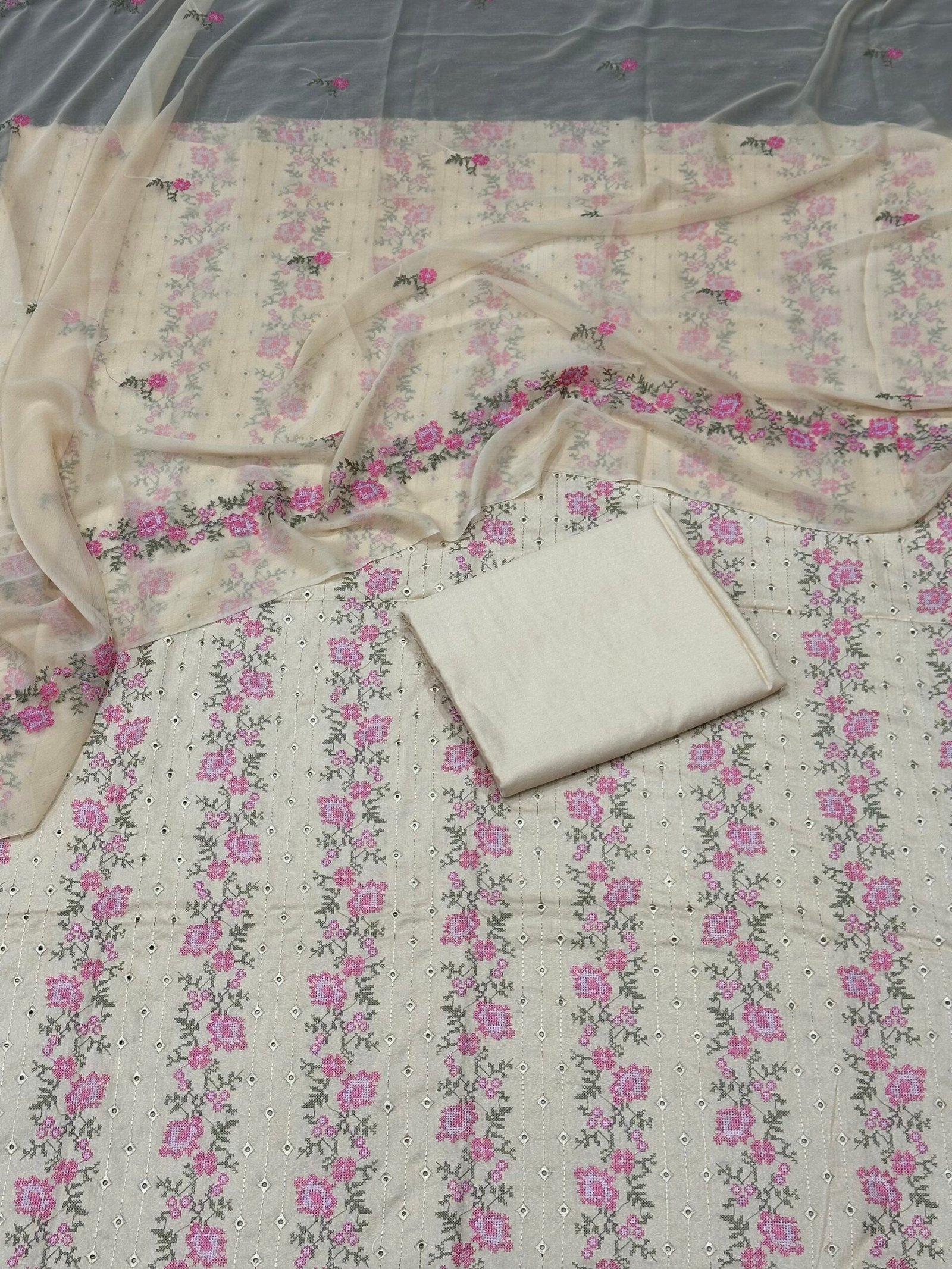 Bareeze Karandi 3 Piece