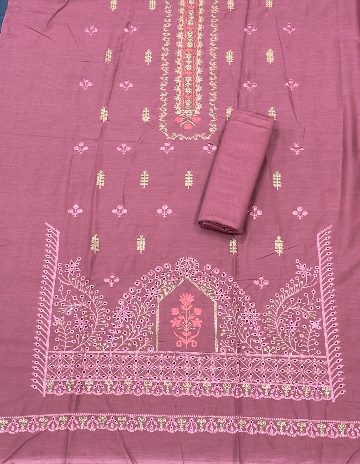 Bareeze Lawn 2 Piece Suit